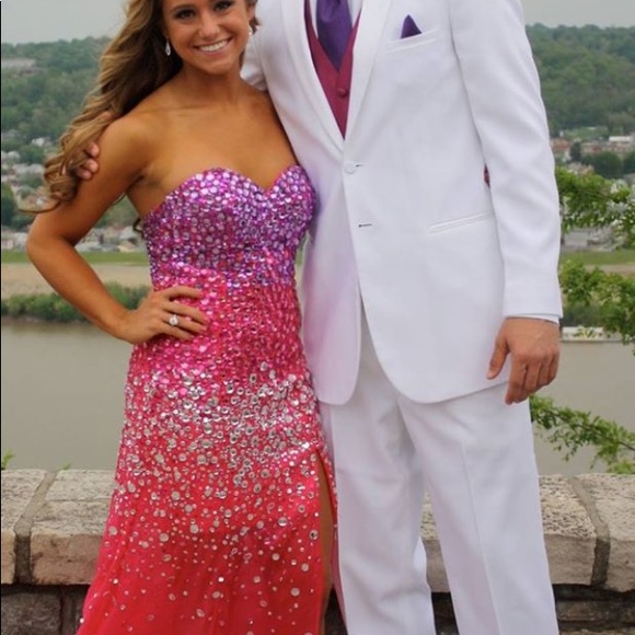 ✨✨Gorgeous Blush Prom Crystal Dress ✨✨ - Picture 6 of 6